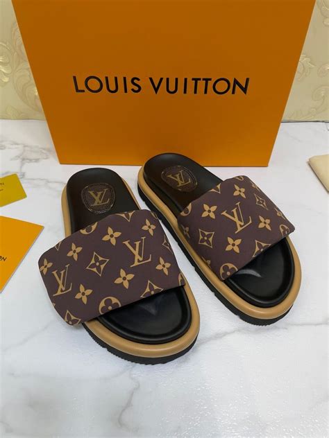 lv sliders women.